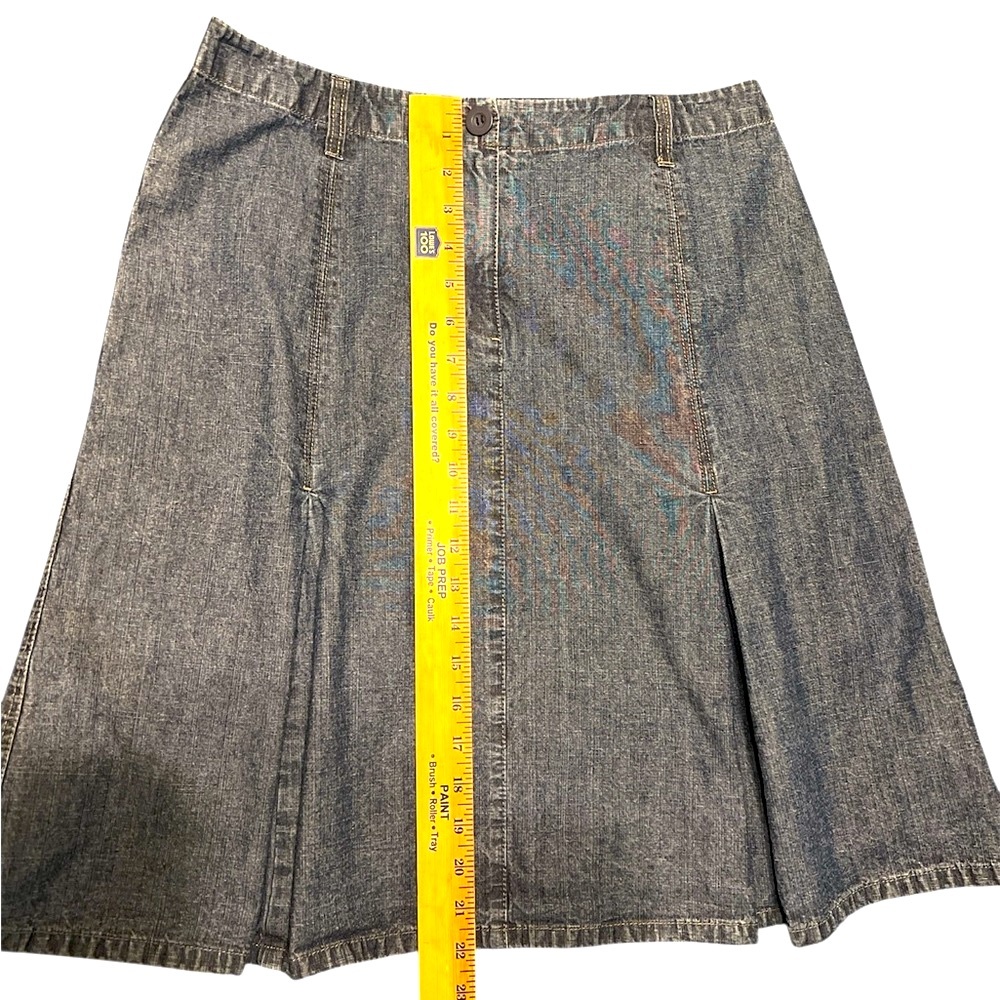 Y2K Denim Western Light Blue Wash
Skirt waist 30” Pleated Zipper Button closure